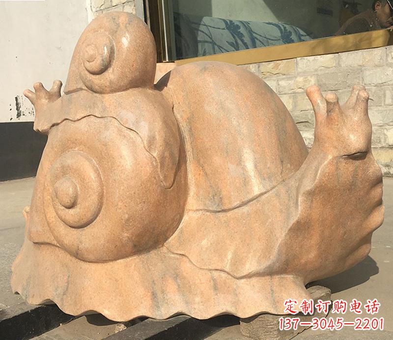 徐州晚霞红大型蜗牛母子雕塑