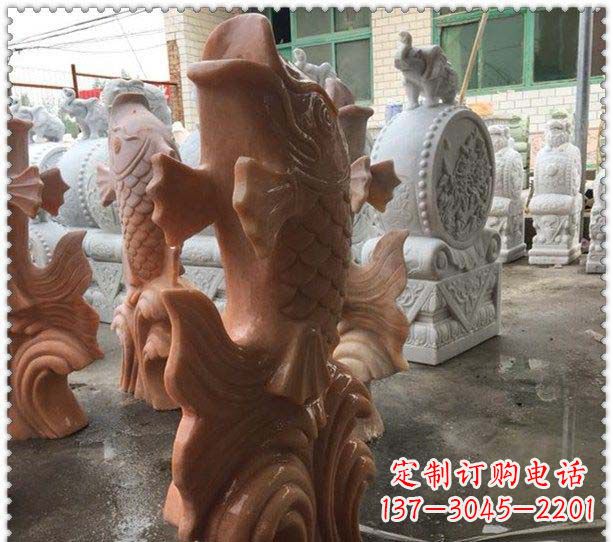 徐州晚霞红喷水鲤鱼公园石雕