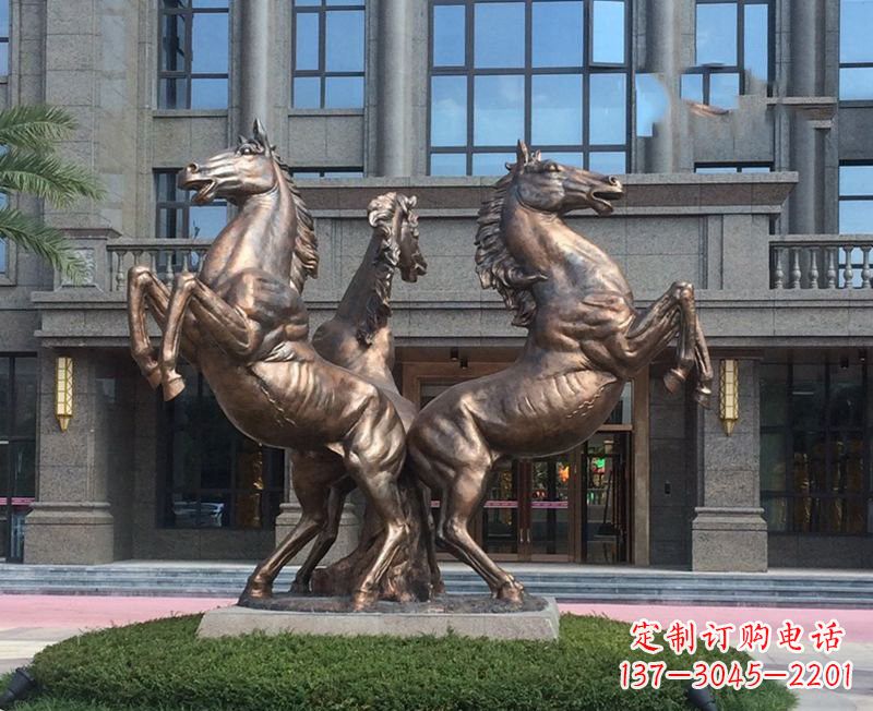 徐州小区立马铜雕