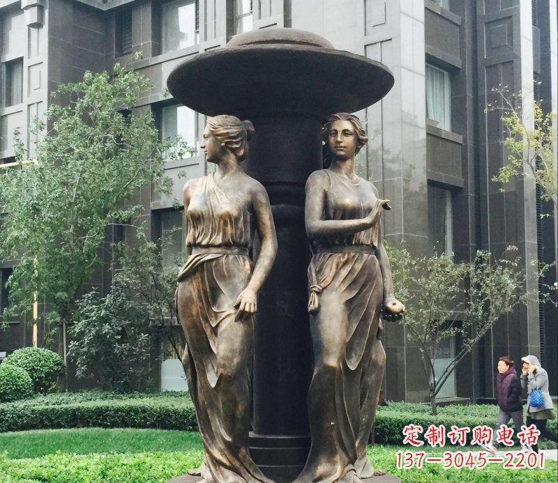 徐州小区西方女人人物铜雕