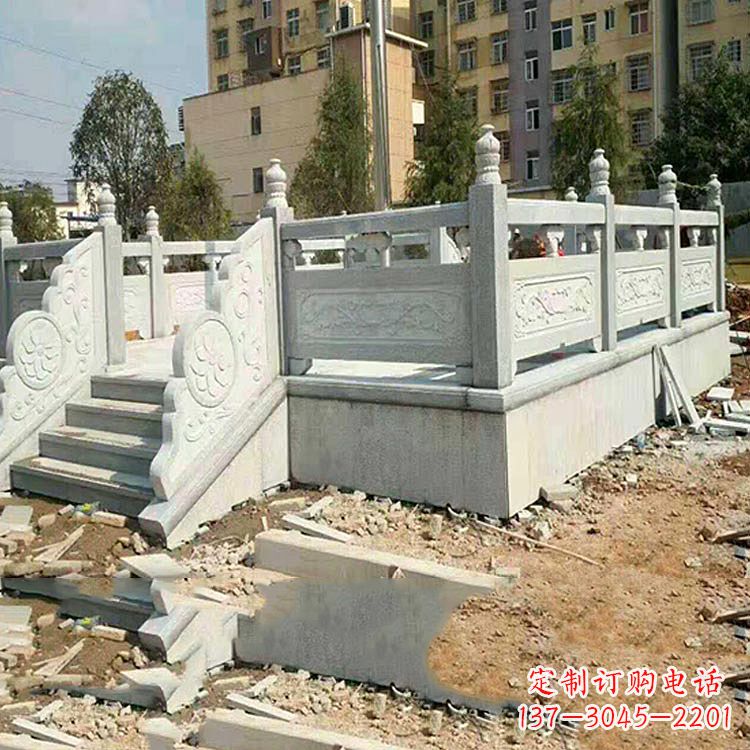 徐州校园青石升旗台