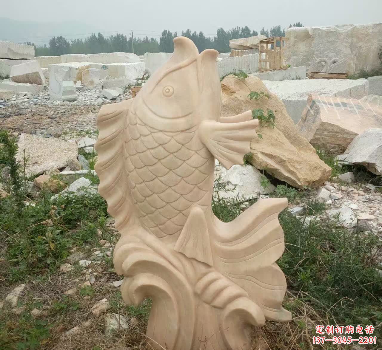 徐州园林晚霞红招财鲤鱼石雕