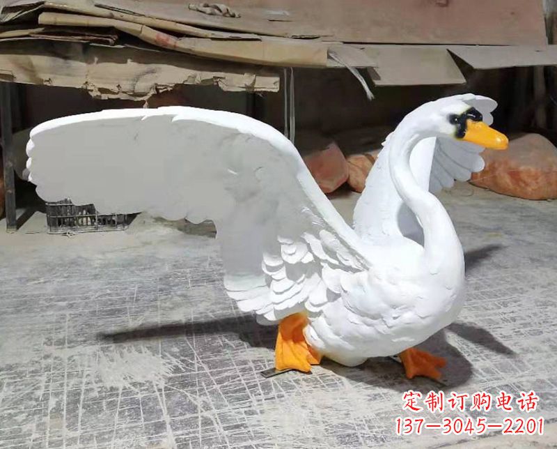 徐州展翅翱翔的仿真白天鹅发光款