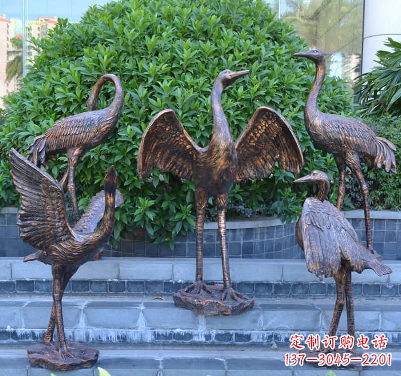 徐州展翅仙鹤雕塑