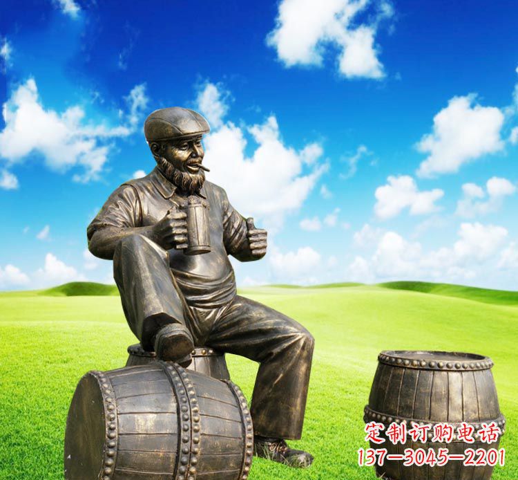 徐州坐酒桶喝啤酒的西方人物铜雕
