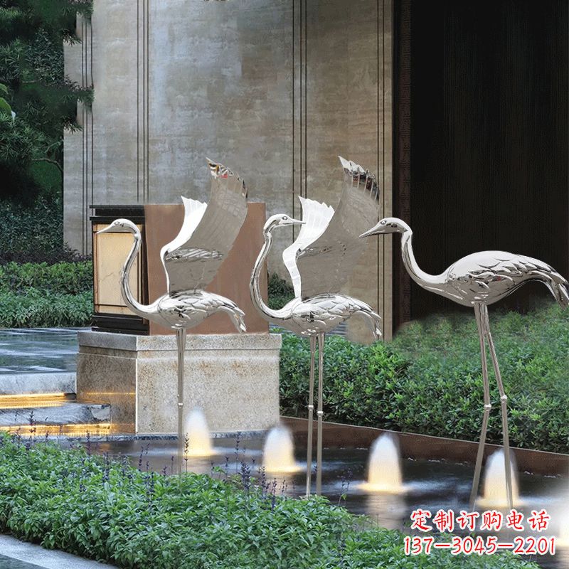 徐州鹤雕塑-公园不锈钢镜面喷泉中的鹤雕塑